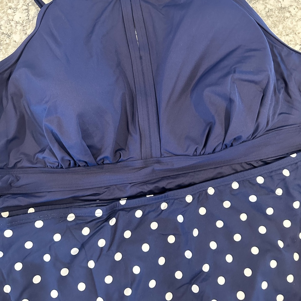 Lands End size 24w NWT keyhole tankini